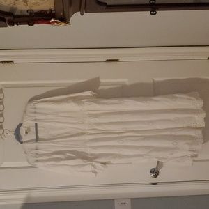 COPY - White eyelet duster